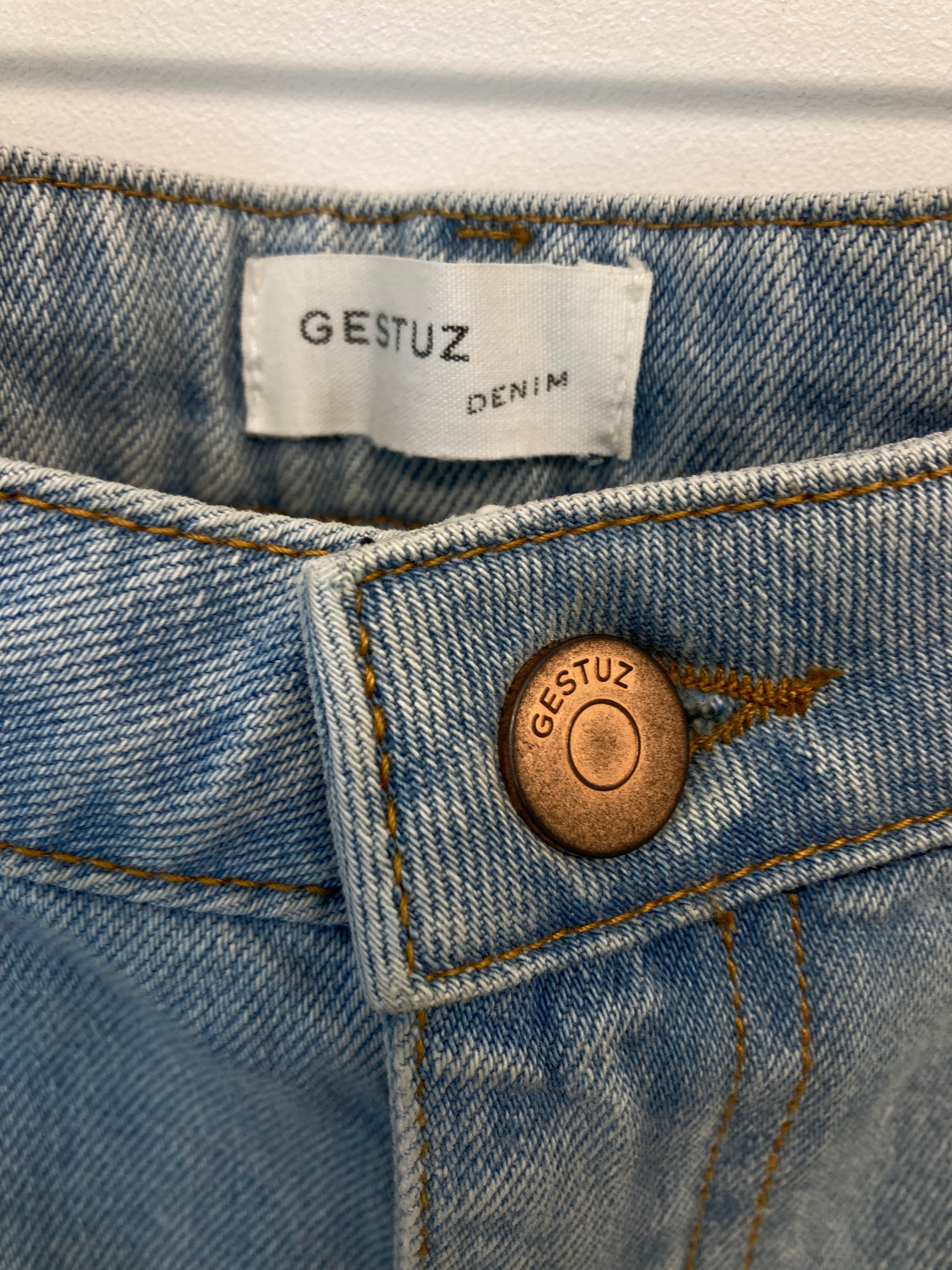 Gestuz Shorts